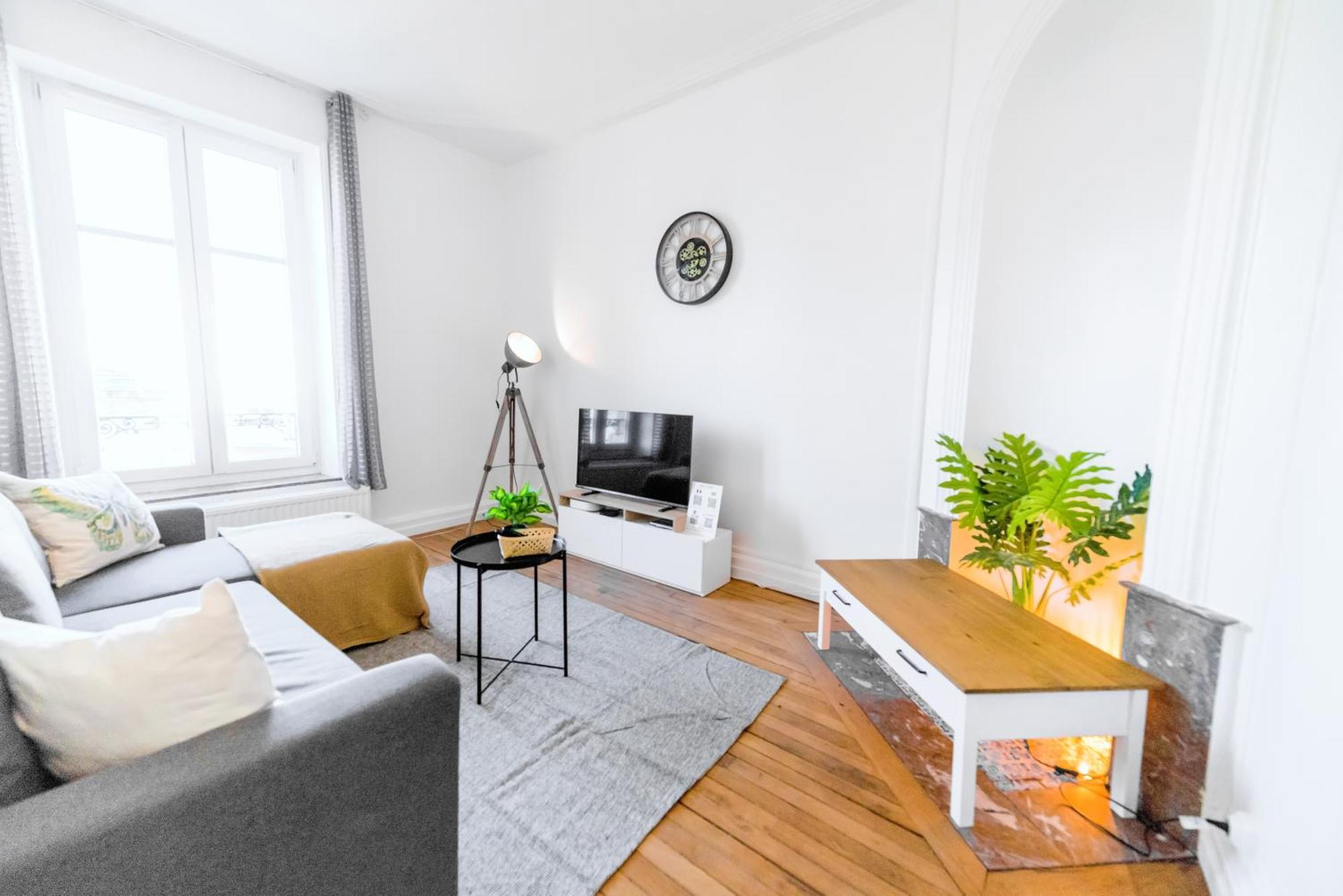 Suite Double Fabriques, 2 Bedrooms, Central, Parking Nearby, Self Checkin Nancy Luaran gambar
